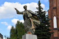 Statue of Father Ignacy Skorupka