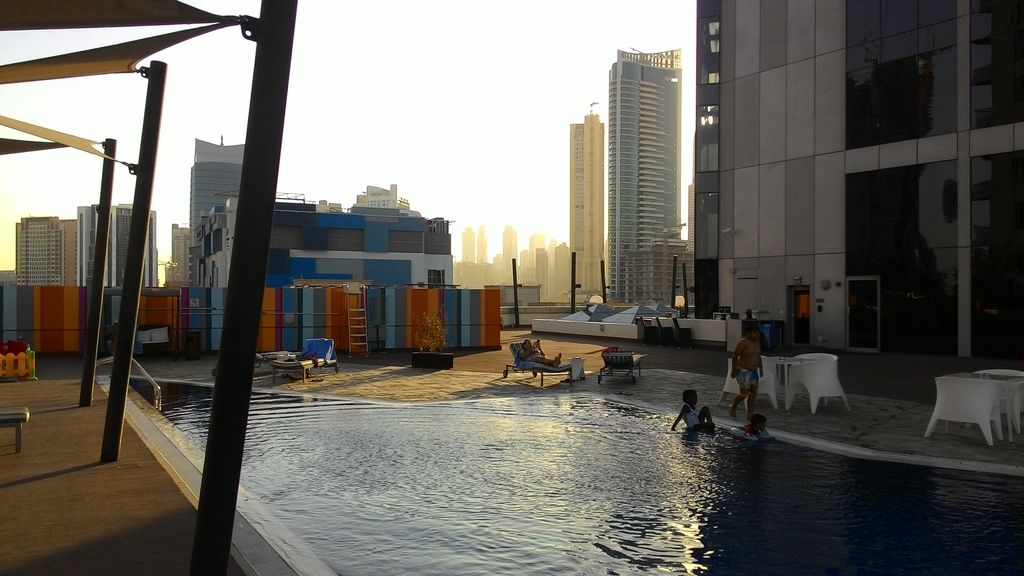 โรงแรม Radisson Blu Dubai Downtown