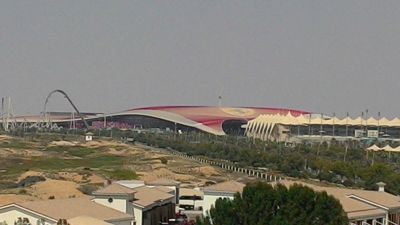 Ferrari World Abu Dhabi - Ferrari verdens bygning