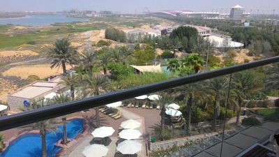 Park Inn Abu Dhabi, Ostrov Yas