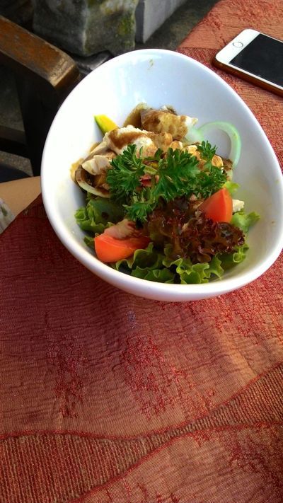 Mai mai restoranı - Yerli salat