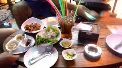 Superflow Beach Club Bangkok - Stor cocktail og østers