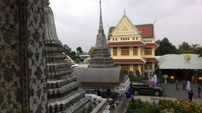Wat Arun Ratchawararam Ratchawaramahawihan templo budista - Visão dos templos