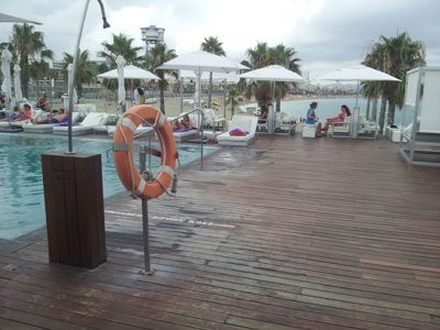 Hotel W Barcelona - Pool deck