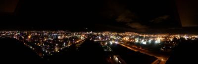 Boqota, Kolumbiya paytaxtı dağda - Panoramalı şəhər gecə görünüşü