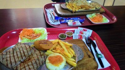 قسط ستيك بلازا دي لاس أمريكاس - شرائح دجاج ولحم البقر
