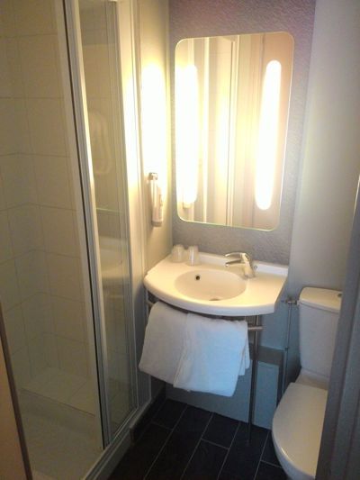 โรงแรม ibis Paris Boulogne Billancourt - ห้องอาบน้ำ