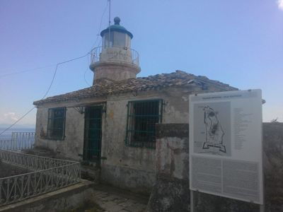 老堡垒科孚岛 - 在堡垒顶部的灯塔