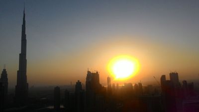 Burj Khalifa šokių fontanų šviesos ir garso šou - saulėtekis