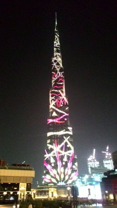 Burj Khalifa plesne fontane lahka in zvočna oddaja - nočne osvetlitve