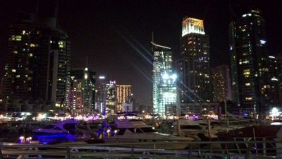 Dubai Marina Walk - Jachten en skyline
