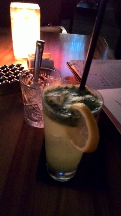 Katana restoranı - Mint-limon buz ilə içmək