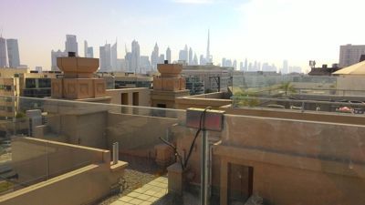 Mercure Gold Hotel Al Mina Road - Pohľad z ulice na streche