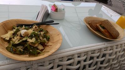 Ramada Plaza Jumeirah Beach - Salads uye sandwiches