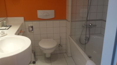 윈드 햄 가든 뒤셀도르프 시티 센터 Koenigsallee - 다른 욕실