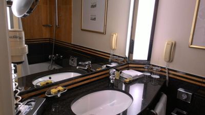 InterContinental Frankfurt - Sinki bilik mandi dan kemudahan