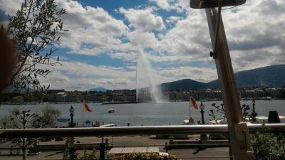 Grand Hotel Kempinski Geneva - View ng terrace sa lawa