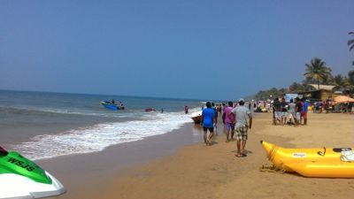 חוף Anjuna - בצד החוף