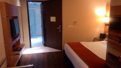 Country Inn & Suites By Carlson Goa Panjim - Sariir iyo TV
