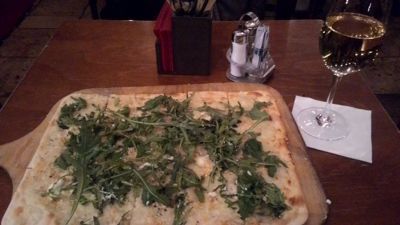 Bier Brezel - Tarte flambée with goat cheese and wine