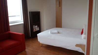 Hotel Ibis Kijev - Udobna soba postelja