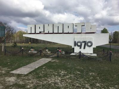 Dnevni dan Pripyata - poseta napuštenom gradu Černobilu u jednoj nuklearnoj katastrofi - Pripyat znak za ulazak u grad
