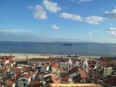 Altstadt von Lissabon - Blick auf den Fluss