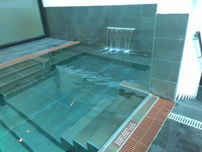 Отель Radisson Blu Милан - Внутренние струи воды в бассейне