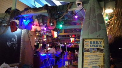 Bugaloe Beach Bar et Grill - Entrée du bar
