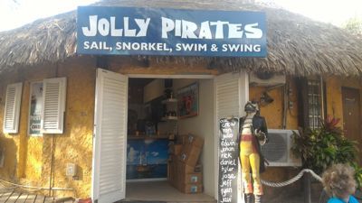 'Jolly Pirates' atvira baro snorkeling kelionė - Registracijos pastato įėjimas