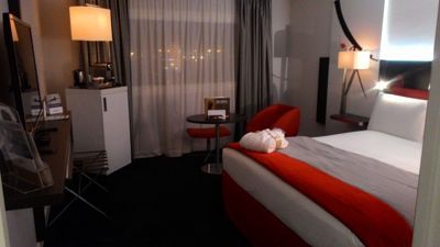 ホテルメルキュールパリCDGエアポート＆コンベンション - 大きなベッドルーム