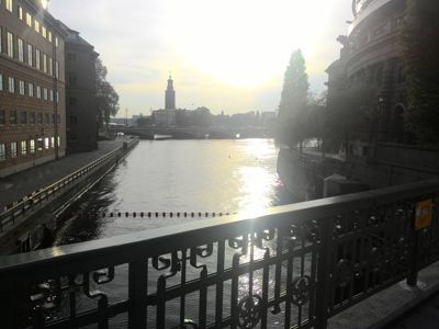 स्टॉकहोम, स्वीडिश राजधानी - शहर चैनलों पर सूर्यास्त