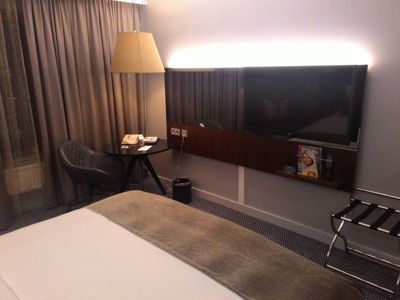 Хотел Radisson Blu Arlandia, Стокхолм-Арланда - Телевизор, гледан от леглото