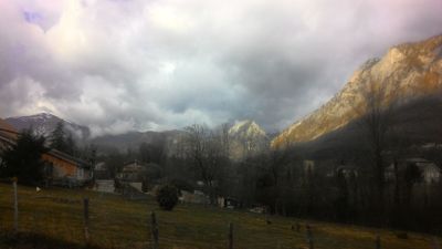 Perjalanan ke pegunungan Pyrenees