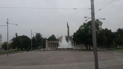Schwarzenberg Platz - Szökőkút