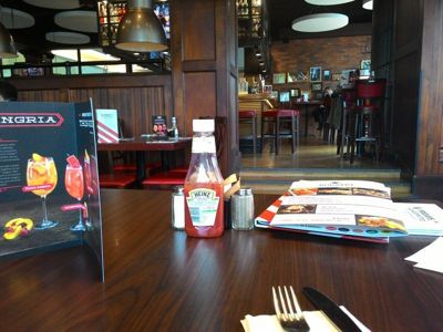 TGI Biyernes - Inside view ng restaurant