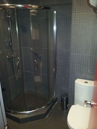 מלון אקואטק - חדר אמבטיה במלון אקואטק