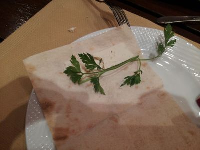 Պանդոկ Երեւան - Հայկական սենդվիչ `լավաշ, կանաչի, պապիր