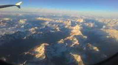 취리히, 스위스에서 가장 큰 도시 - 비행기에서 본 알프스 산맥